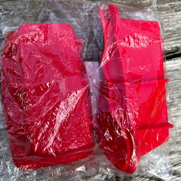 NIB Walfos Mini Loaf 6”x4” Red Silicone Pans . Set of 4 Kitchen Baking - Picture 2 of 7